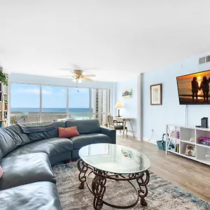 Shoreline Towers 3063 Apartment